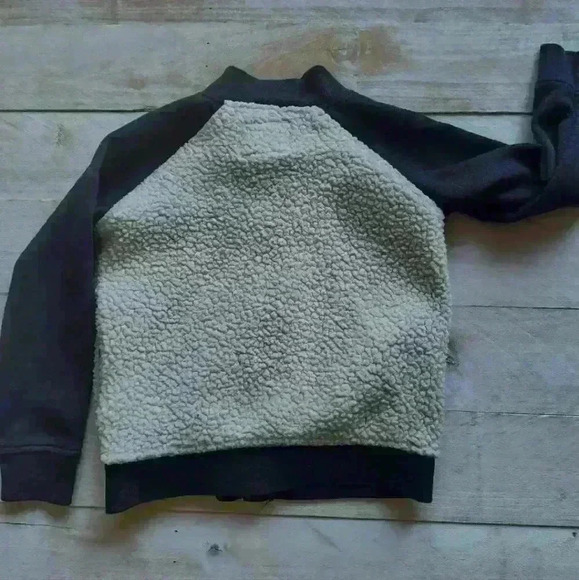 Old Navy Toddler Boys Zip Up Fleece Sherpa Sweater Jacket Grey Beige Size 4T - Picture 5 of 7